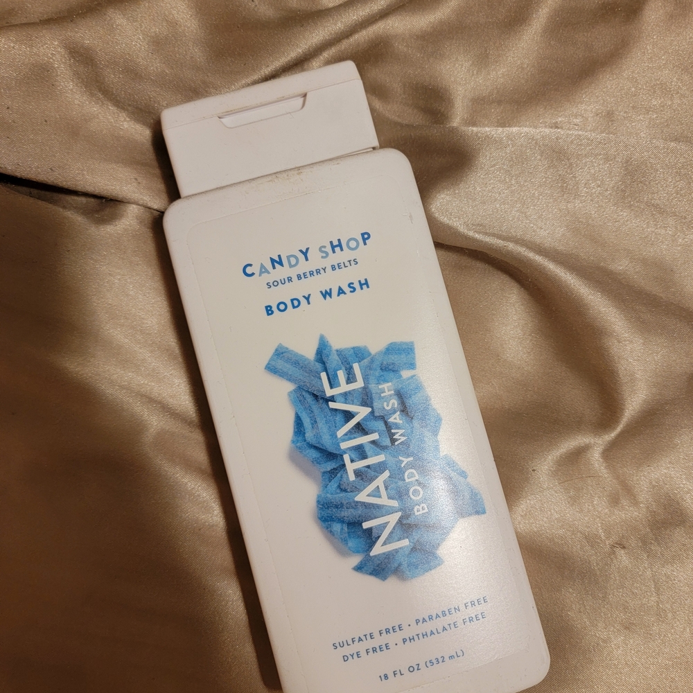 Limited Edition Native Candy Shop Sour Berry Belts Body Wash - White/Blue